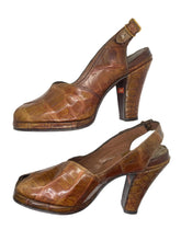 Load image into Gallery viewer, 1940’s Alligator Platform Heels Sz 5.5
