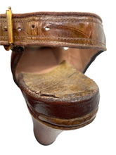 Load image into Gallery viewer, 1940’s Alligator Platform Heels Sz 5.5
