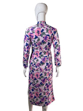 Load image into Gallery viewer, 1960&#39;s lavender Floral Cheongsam Dress Size S
