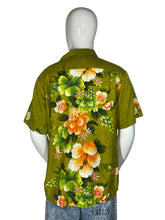 Load image into Gallery viewer, 1960&#39;s Penny&#39;s Hawaii Aloha Shirt Size L
