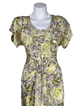 Load image into Gallery viewer, 1940’s Chartreuse Rayon day Dress Size S/M
