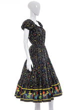 Load image into Gallery viewer, 1950&#39;s Rare Black and Multicolor Novelty Circus Print Dress Size M/L
