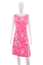 Load image into Gallery viewer, 1960&#39;s Shifts Internationale Pink and White Tiki Shift Dress Size L
