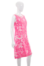 Load image into Gallery viewer, 1960&#39;s Shifts Internationale Pink and White Tiki Shift Dress Size L
