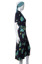 Load image into Gallery viewer, 1940&#39;s Navy and Light Blue Daisy Print Short Sleeve Midi Dress Size M
