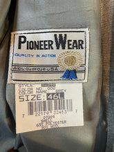 Load image into Gallery viewer, 1980&#39;s Pioneer Wear Western Jacket Size 46L Size XL
